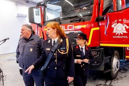 OBČINA PIVKA PREDAJA VOZILA GVC-1 PGD KOŠANA 6.5.2025 - Valter Leban-2466